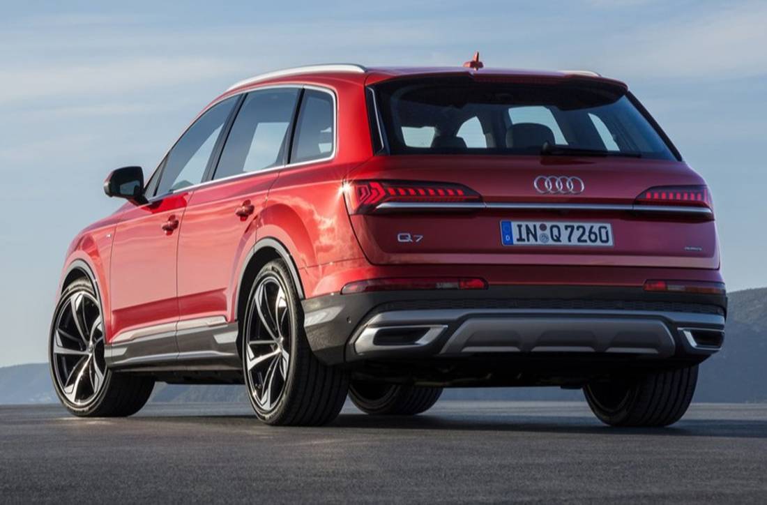 audi-q7-back