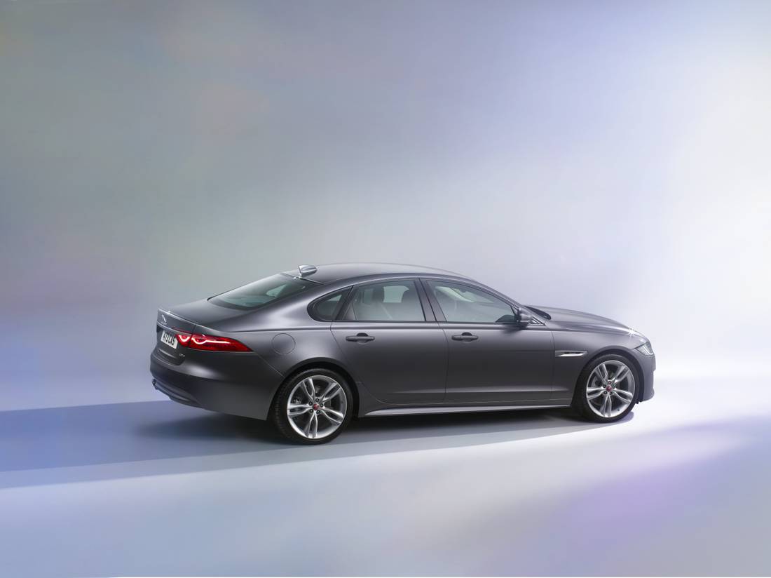 Jaguar XF Side