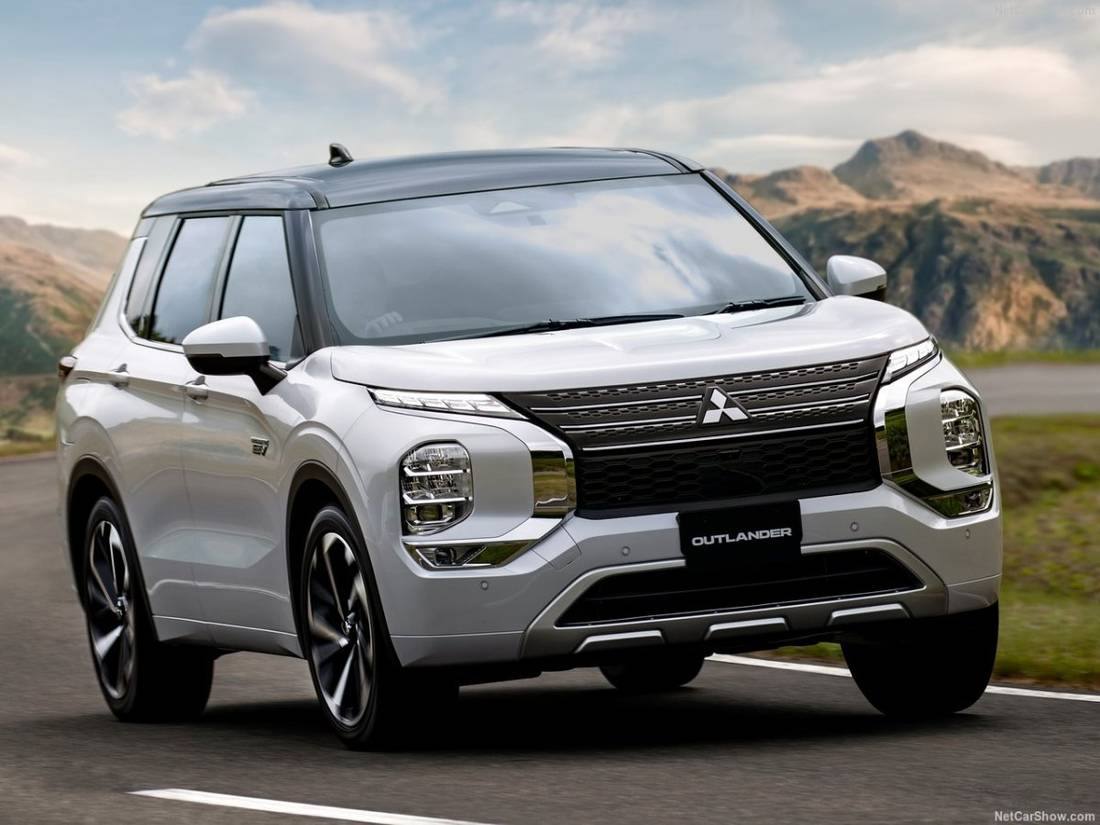 Mitsubishi-Outlander_PHEV-2022-1280-08