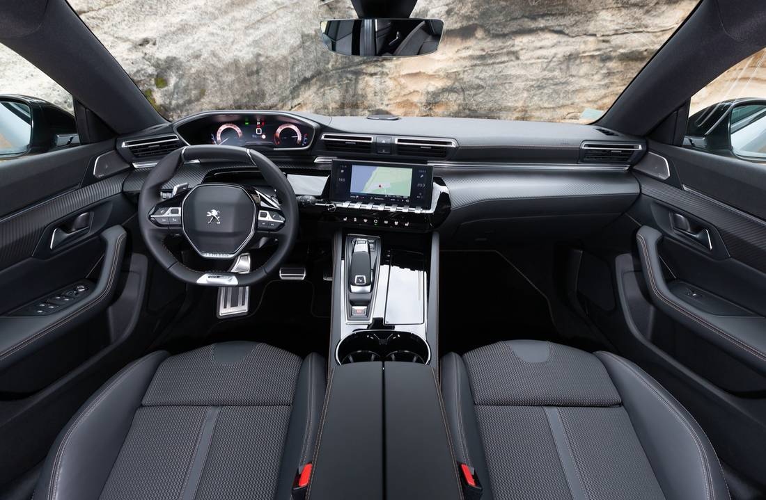 peugeot-508-sw-interior