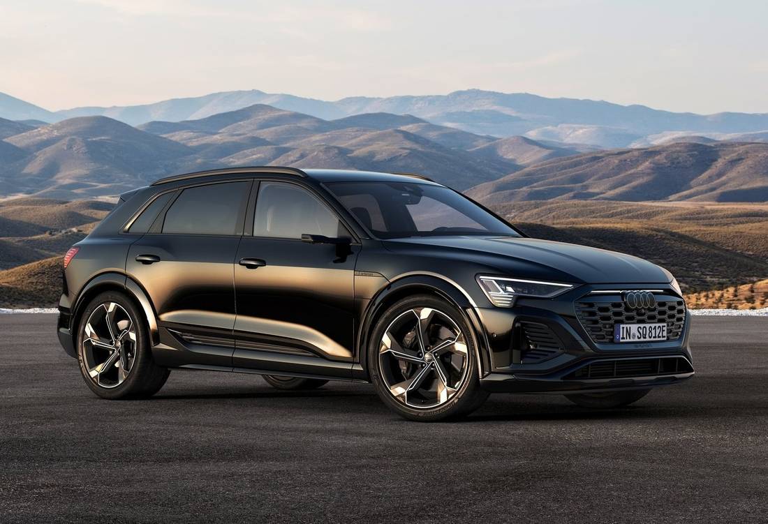audi-sq8-e-tron-quattro-side