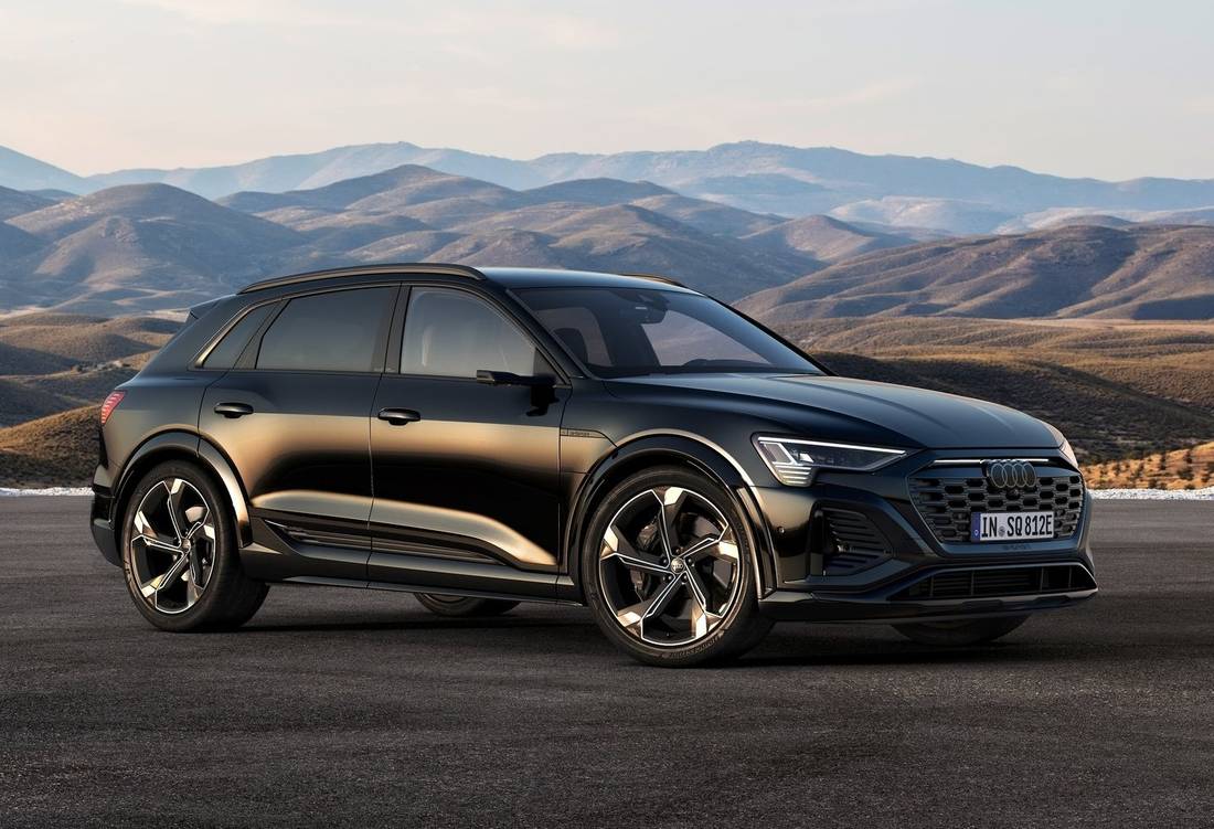 audi-sq8-e-tron-quattro-side