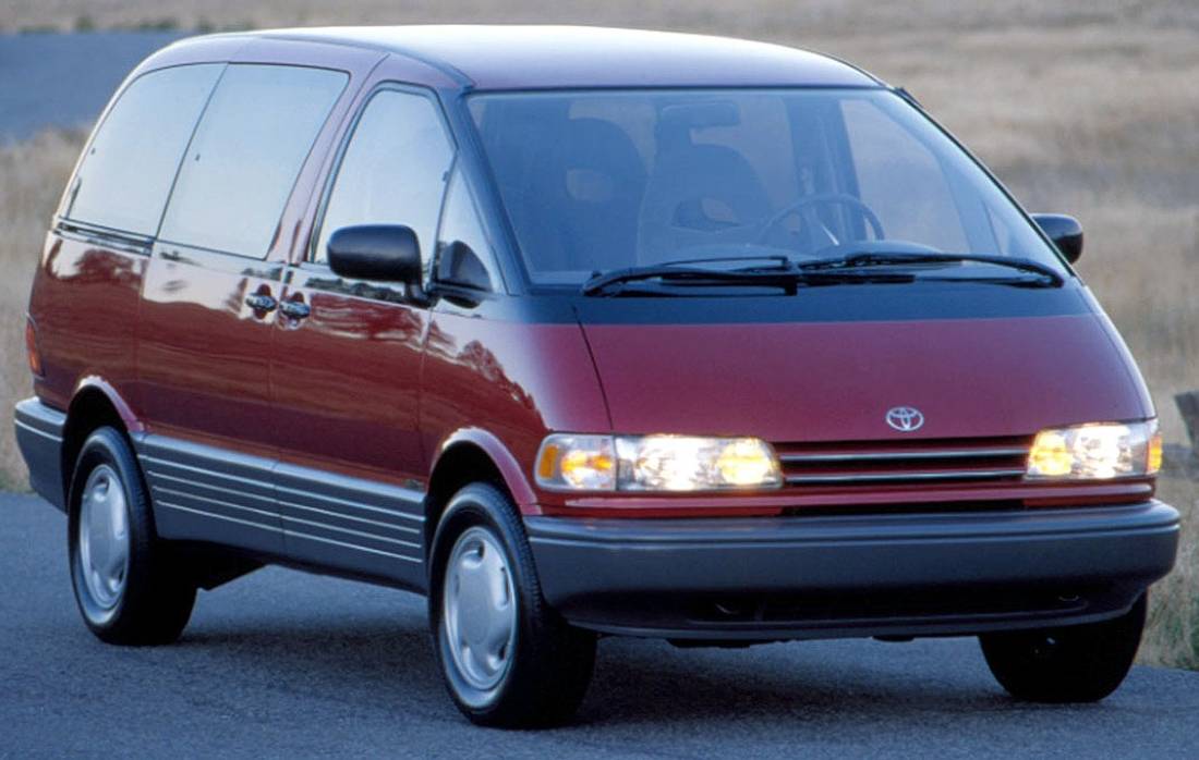 toyota-previa-front