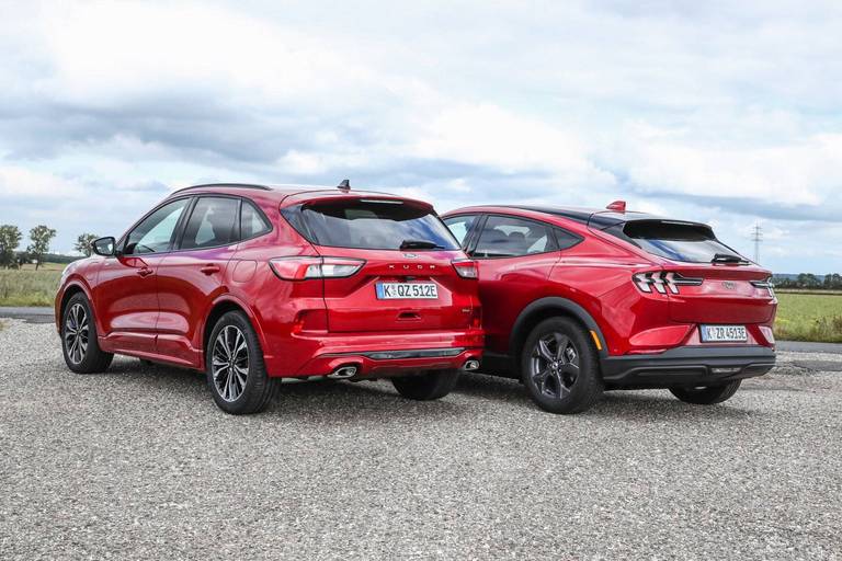 ford-mustang-mach-e-kuga-phev-2022-14-2