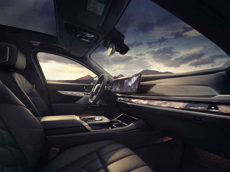 bmw-i7-m70-xdrive-2023-2