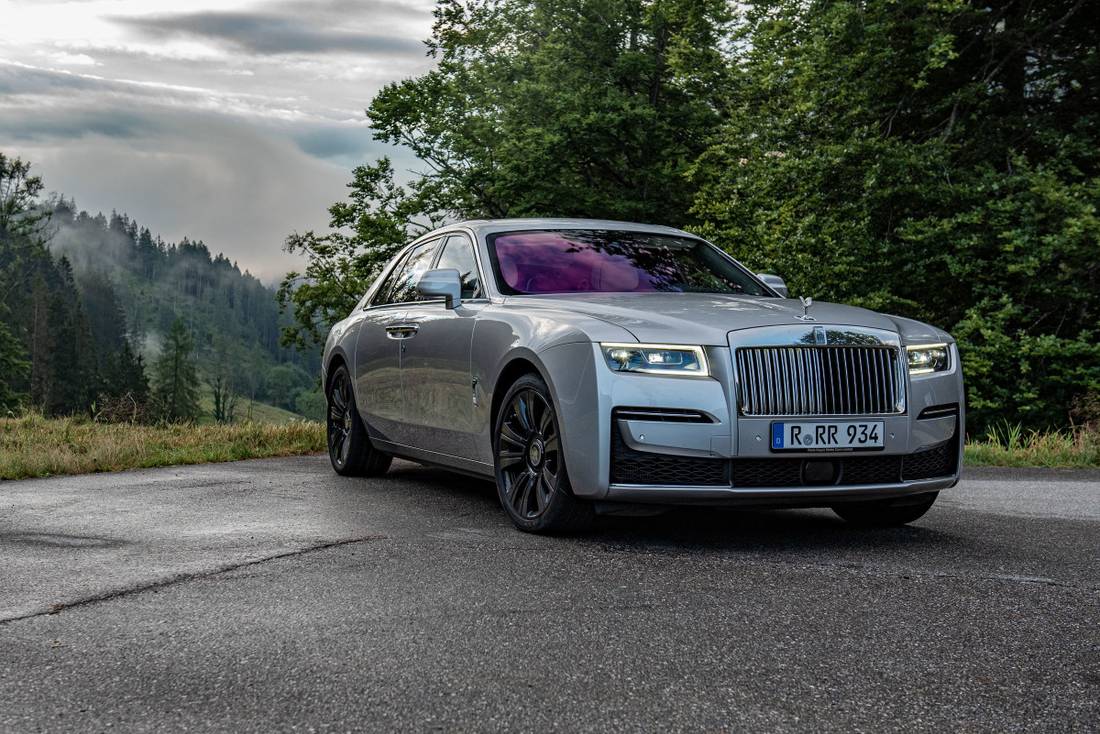 rolls-royce-ghost-front