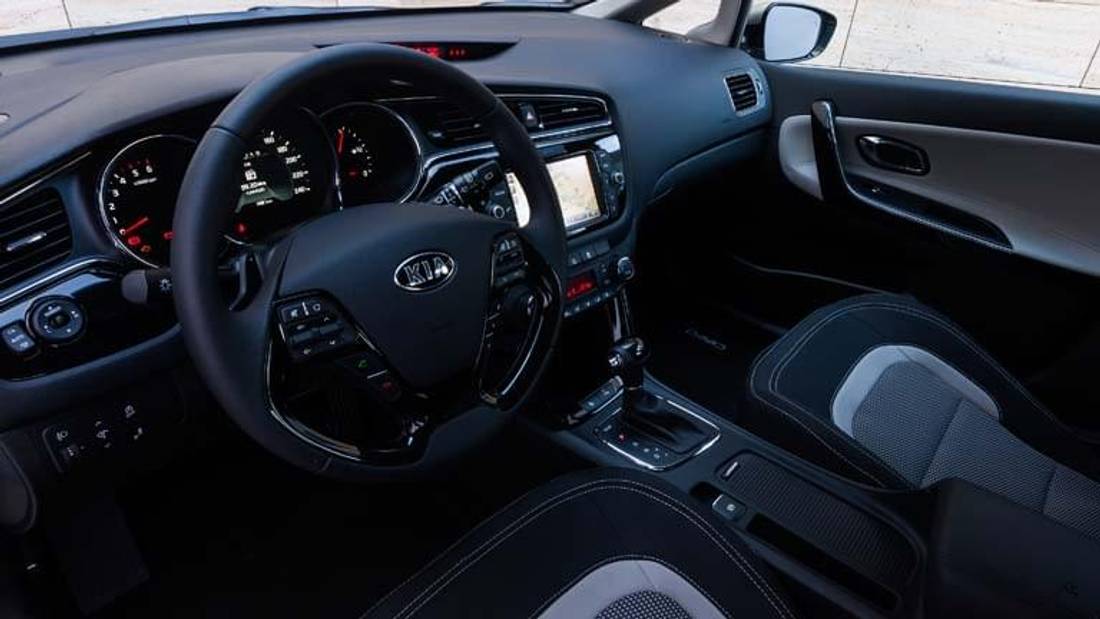 kia-ceed-sw-m-02