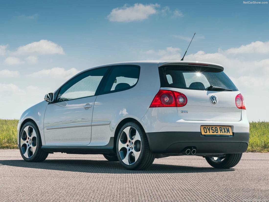 Volkswagen-Golf_V_GTI_UK-Version-2004-1280-05