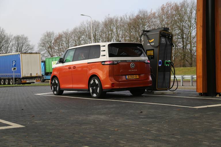 prognose-over-6-jaar-stappen-we-massaal-over-op-elektrische-autos-2024-02