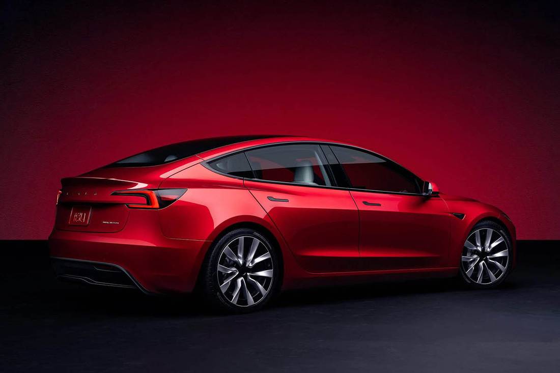 Tesla_Model_33