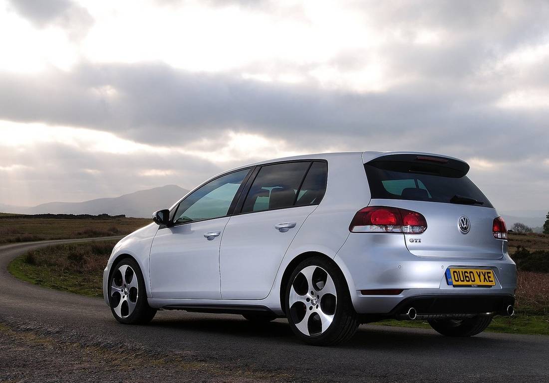 volkswagen-golf-6-gti-back