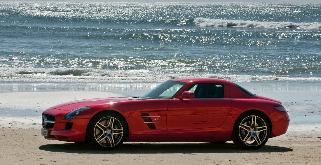 mercedes-benz-sls-amg-side