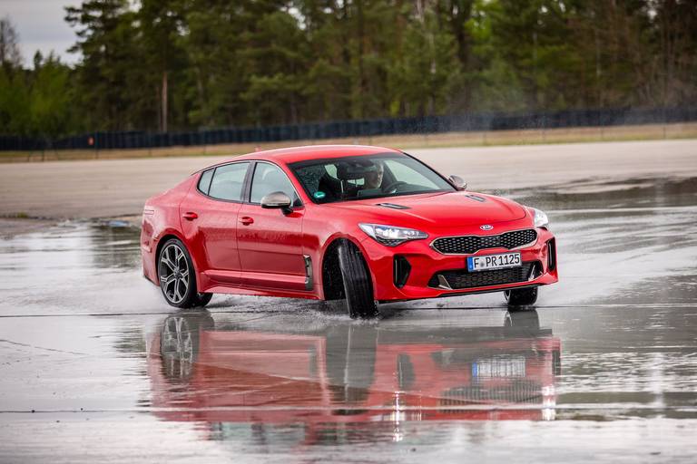 Kia Stinger GT-Driften-Hero-groß