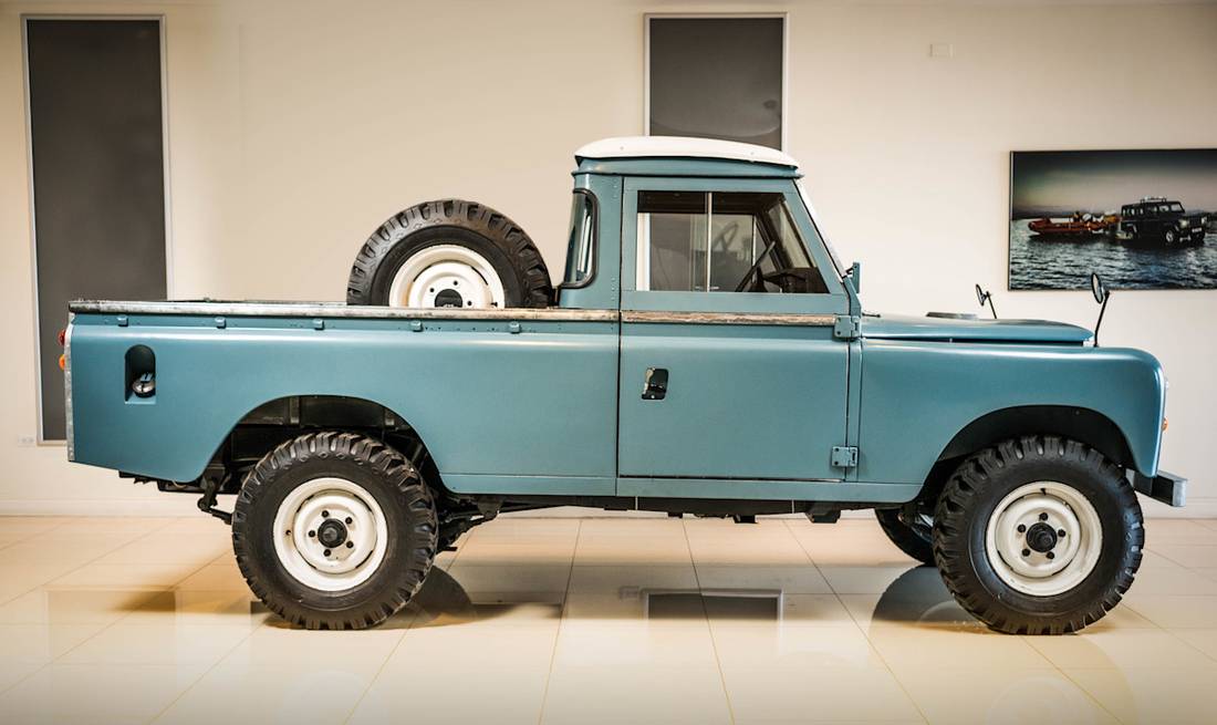 land-rover-series-3-side