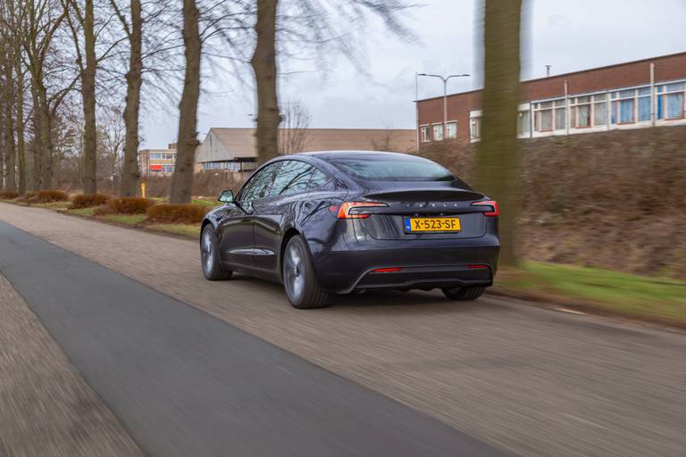 en-terecht-euroncap-overweegt-teslas-knipperlichtknoppen-te-bestraffen-2024-03