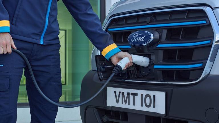 elektrische-bestelwagen-kopen-3-voordelen-4-nadelen-2025-02