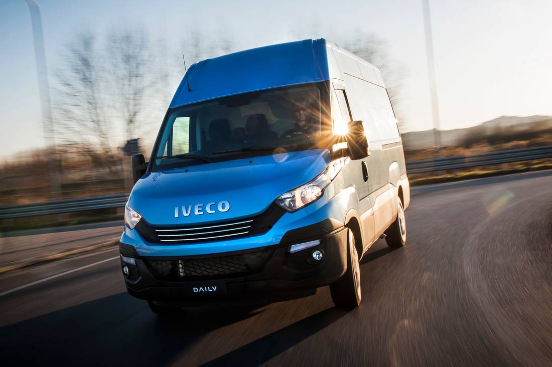 Iveco Daily Van_front