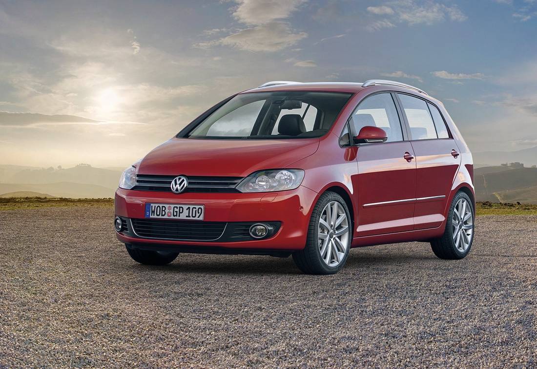 vw-golf-plus-side