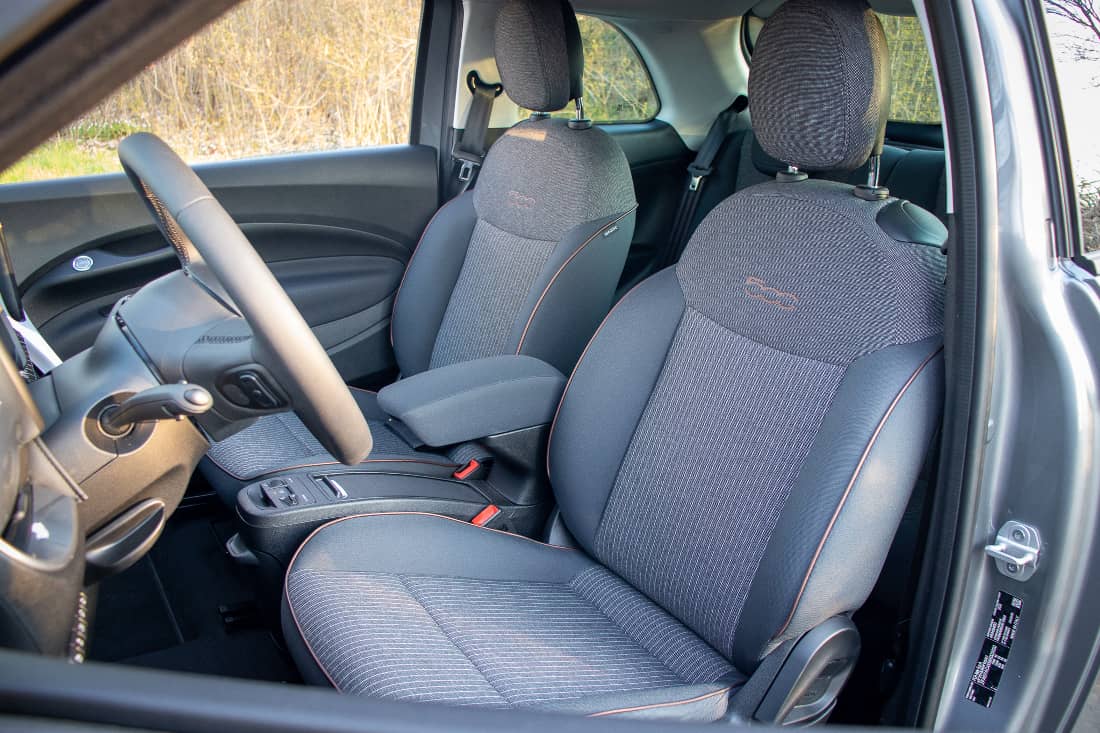 Fiat-500e-seats