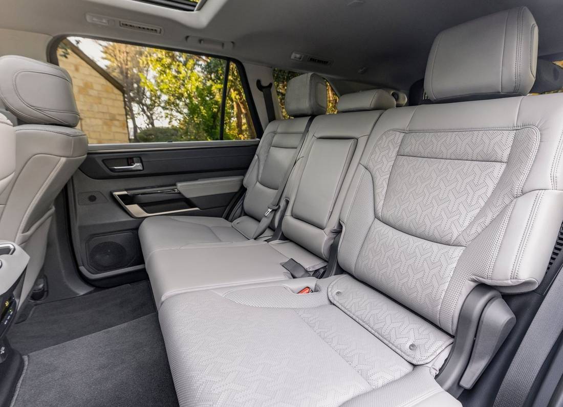 toyota-sequoia-seats