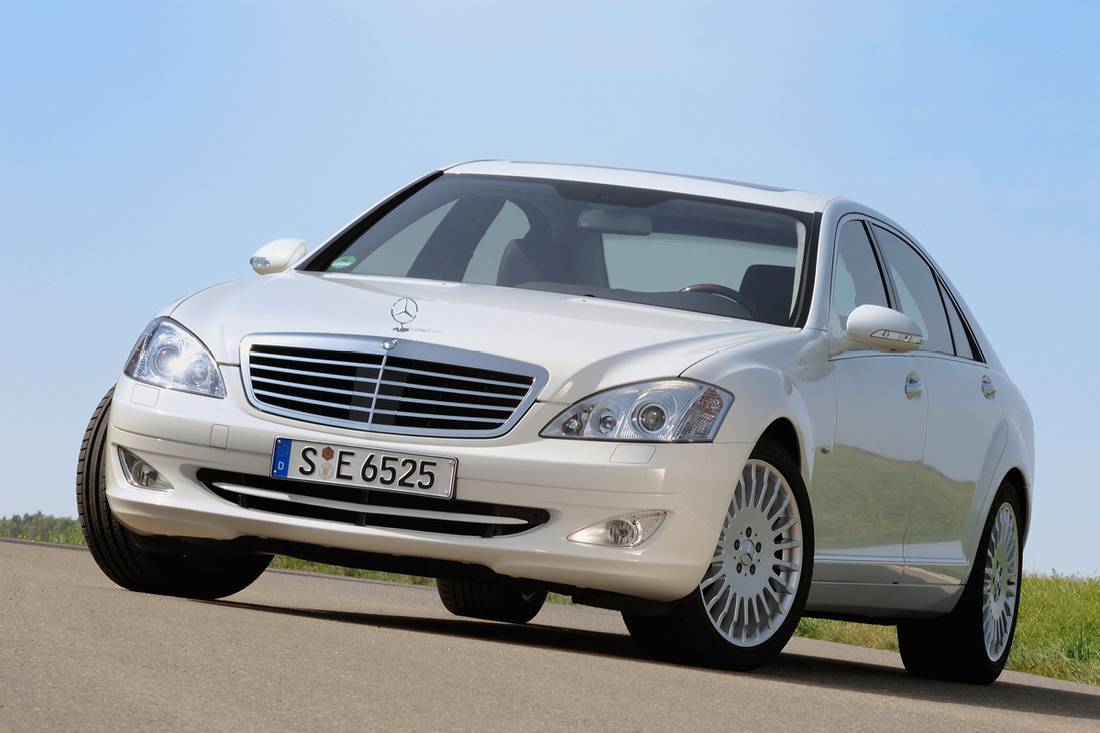 Mercedes Benz S320 1