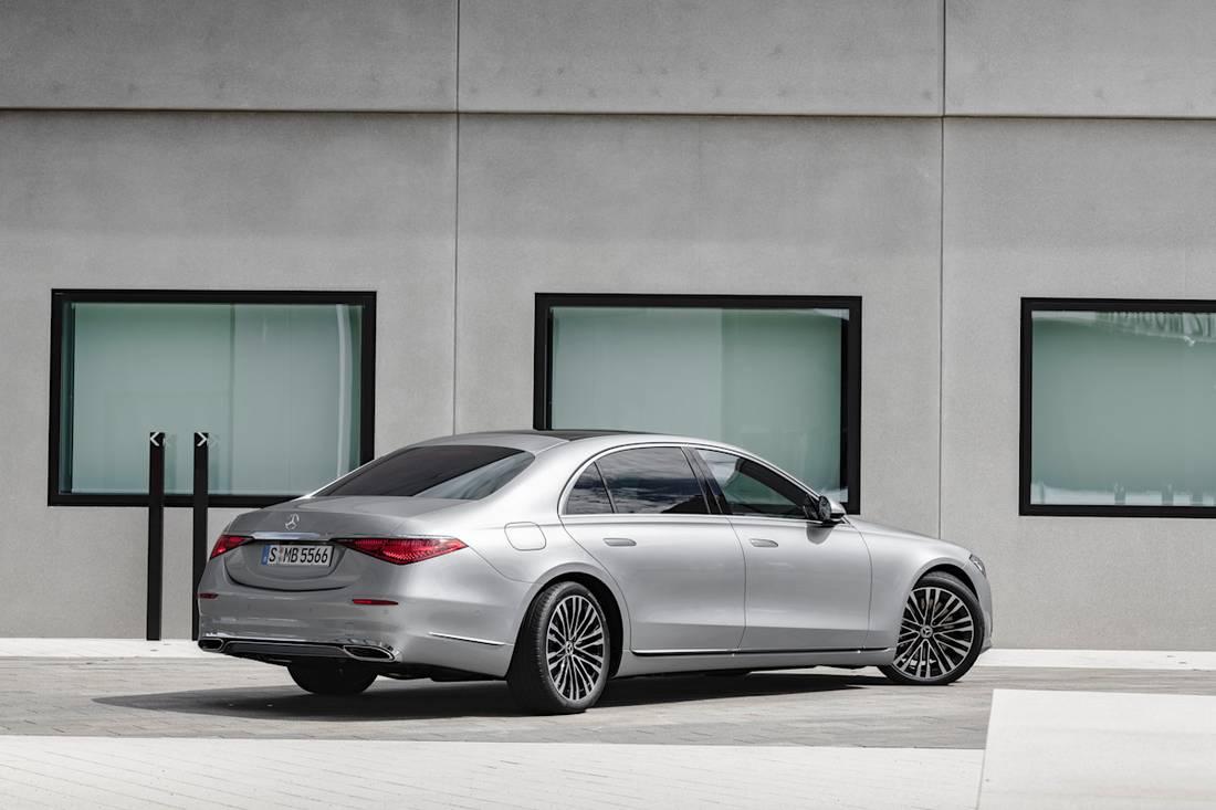 Mercedes-Benz S 500 zijkant