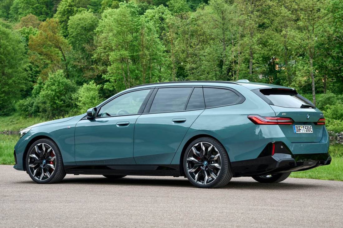 BMW_i5_Touring3