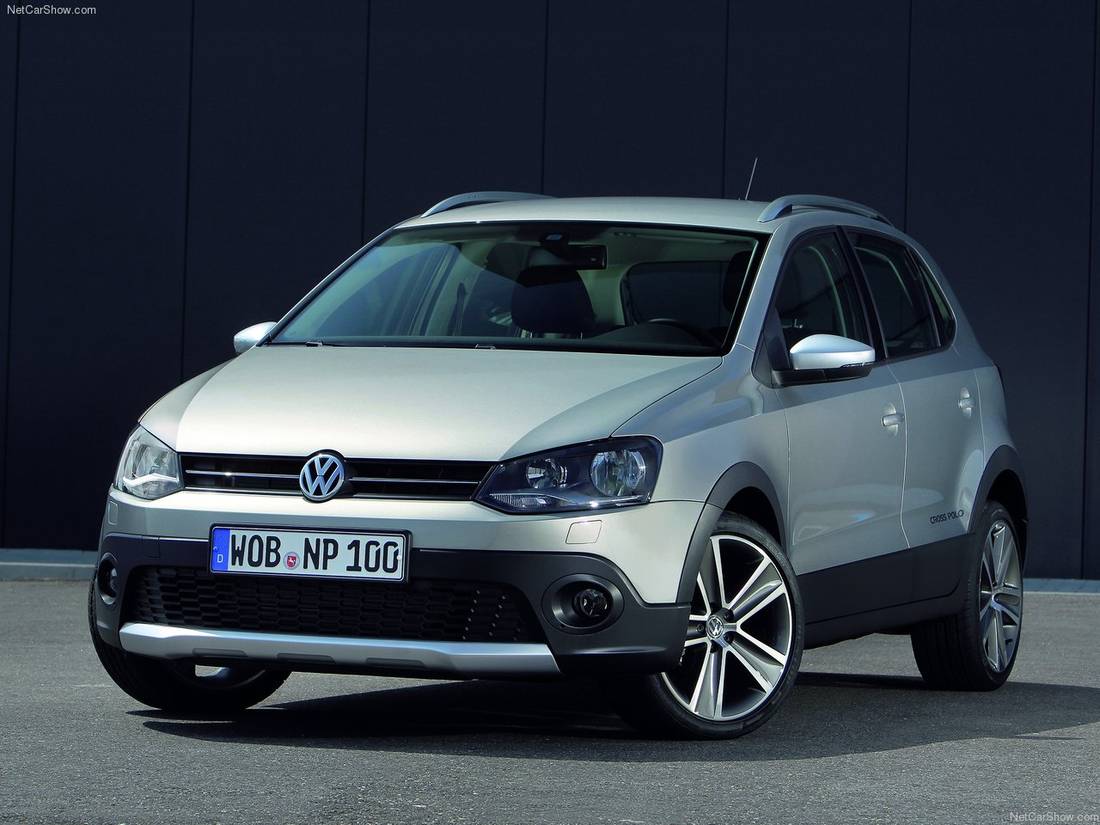 Volkswagen-CrossPolo-2011-1280-01
