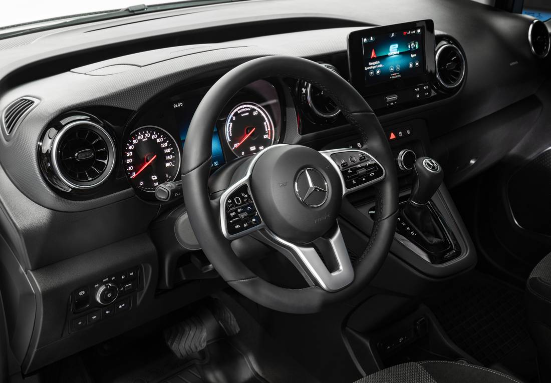 mercedes-benz-ecitan-interior