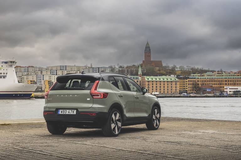 populaire-elektrische-volvo-xc40-verdwijnt-uit-de-prijslijst-en-ook-weer-niet-2024-01