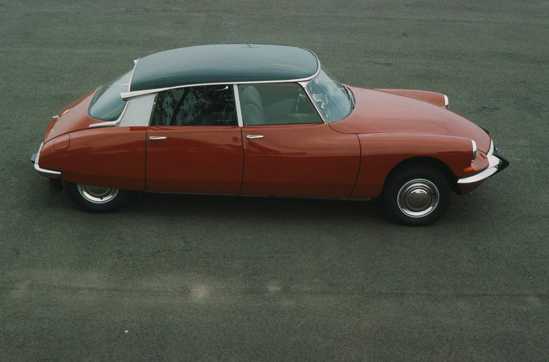 citroen-ds-side