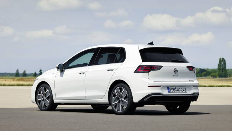 zo-ver-komt-nieuwe-volkswagen-golf-ehybrid-2024-elektrisch-2024-04