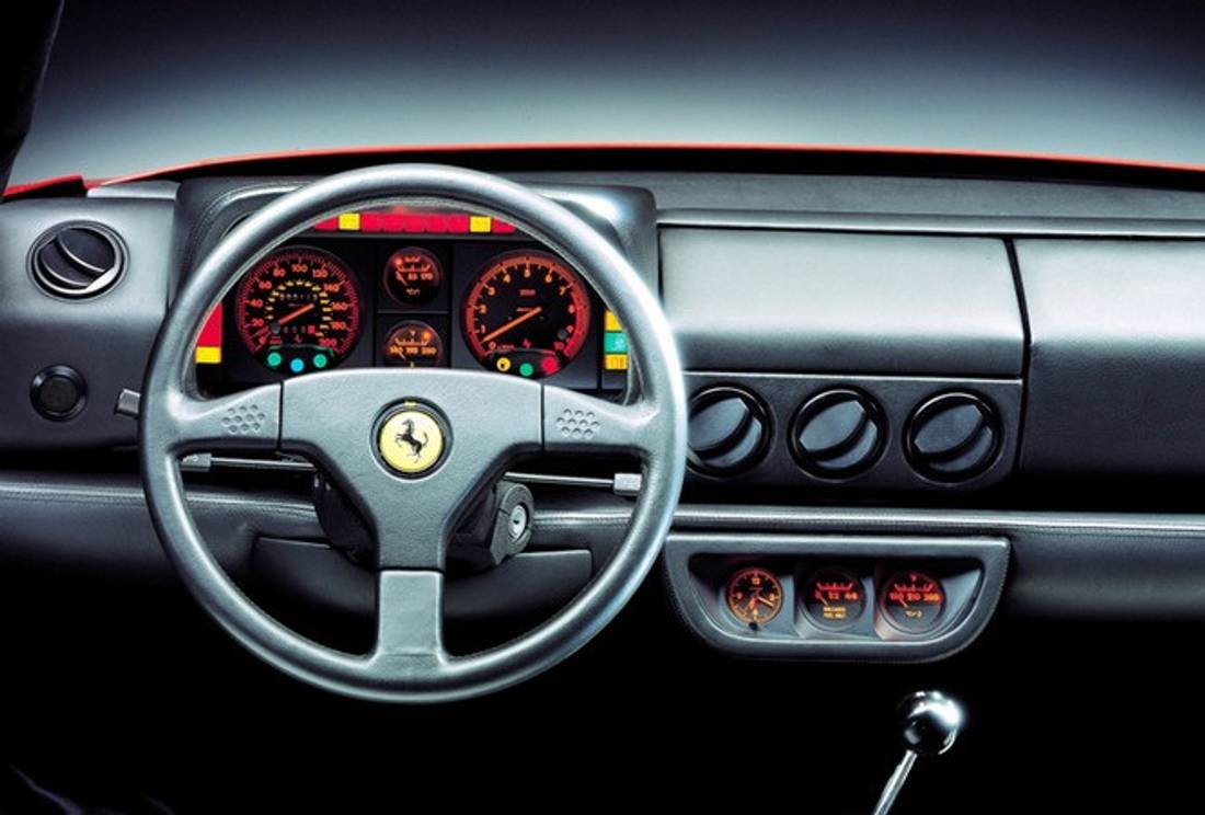 ferrari-512-interior