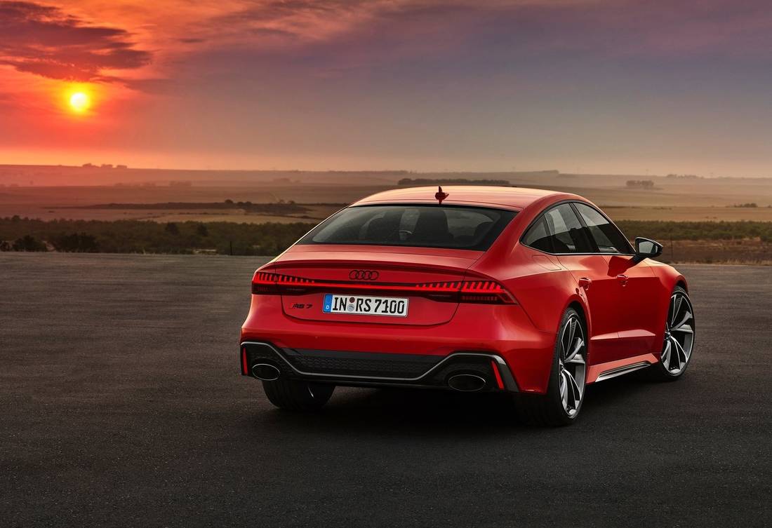 audi-rs7-sportback-back