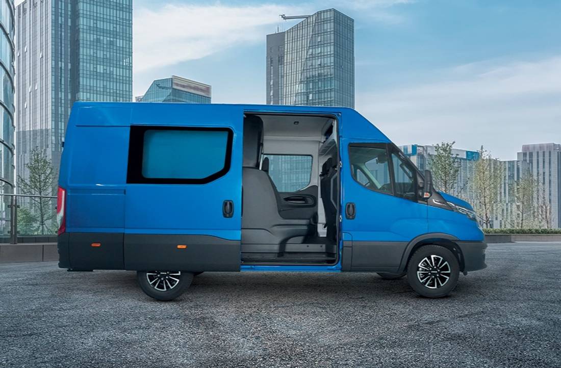 iveco-daily-side