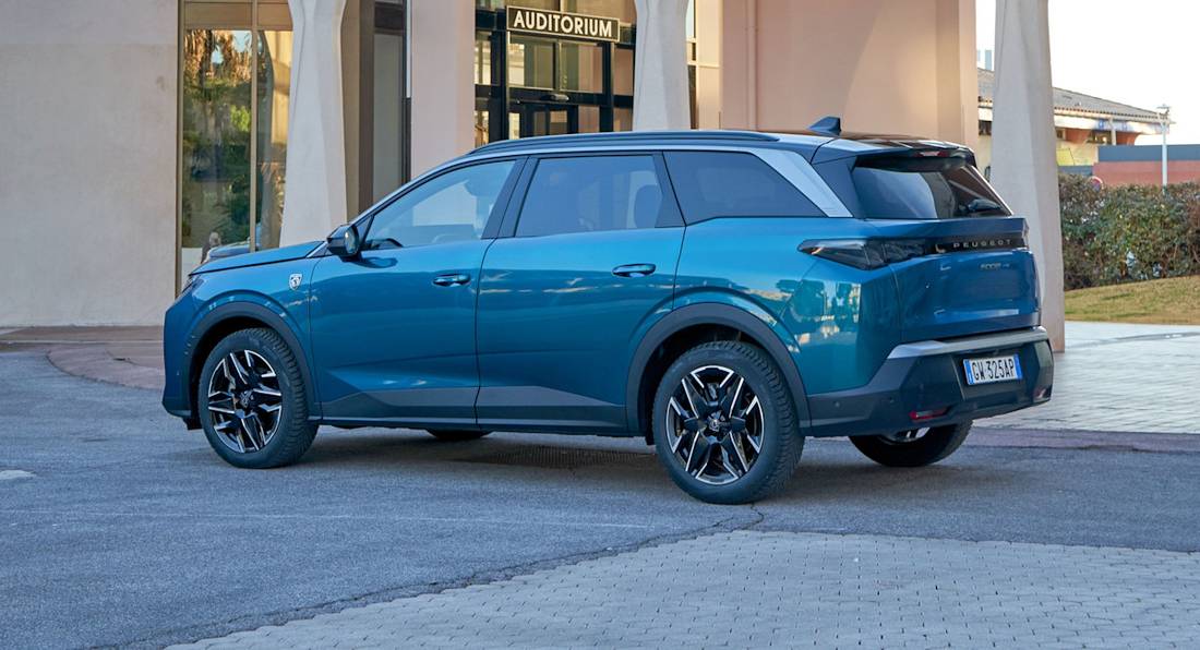 Peugeot 5008 zijkant