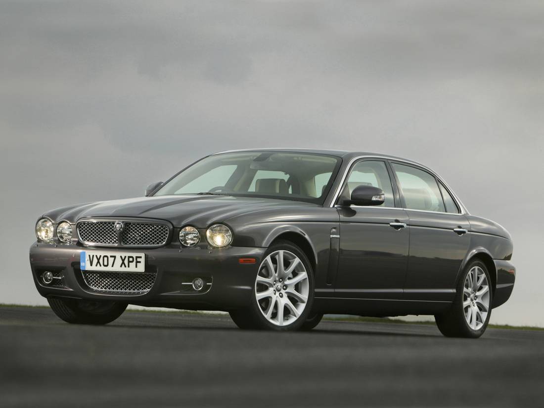 jaguar_xj_sovereign_2