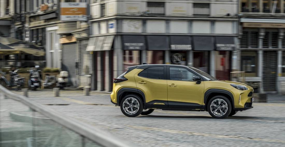 Review Toyota Yaris Cross - Is dit de compacte SUV waarop jij hebt zitten wachten?