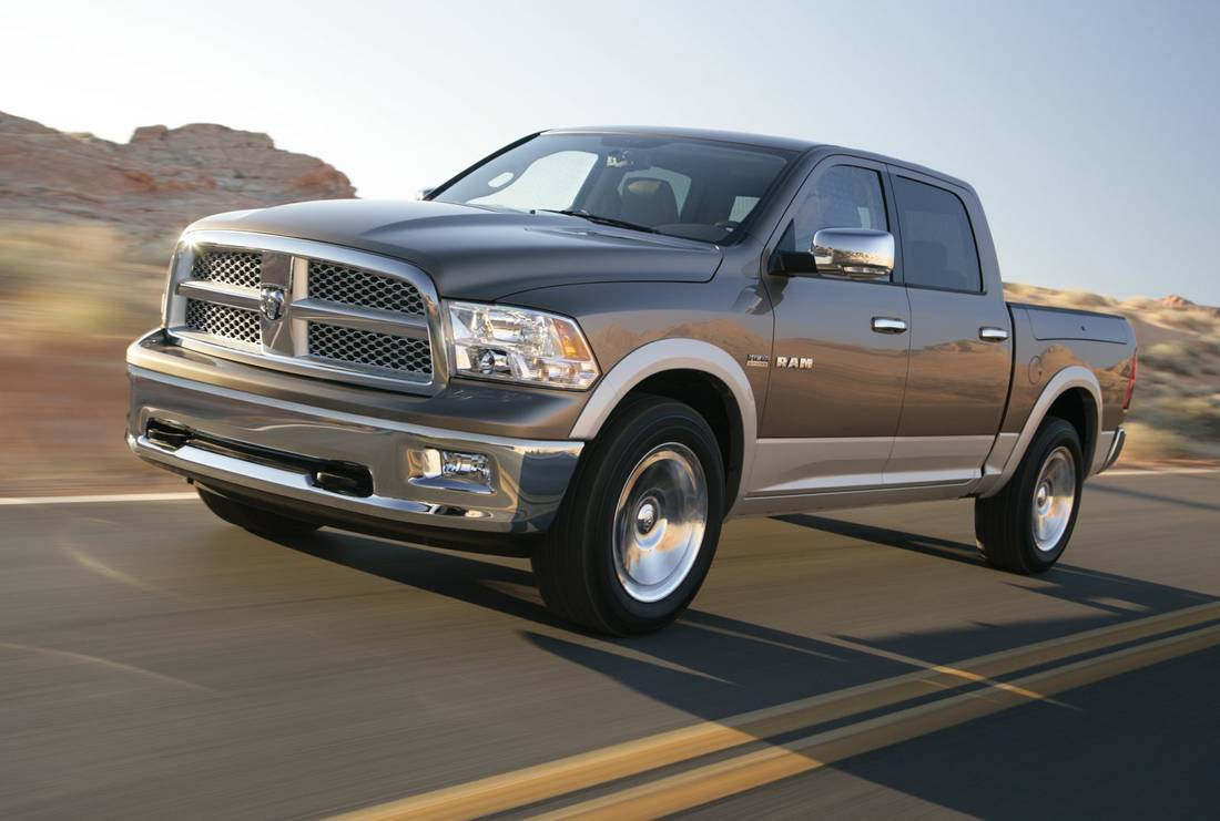 dodge-ram-1500-side