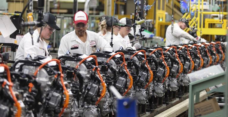dit-japanse-merk-gaat-eindelijk-serieus-elektrische-autos-bouwen-2024-2