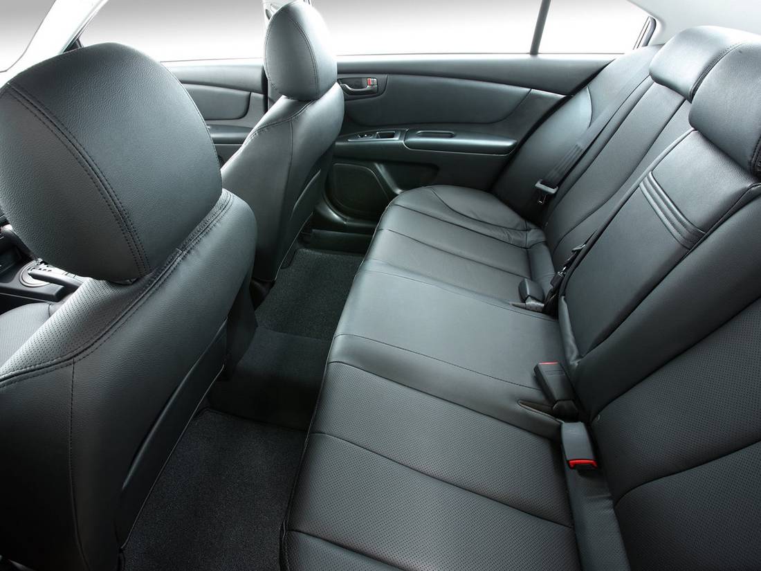 kia-magentis-seats