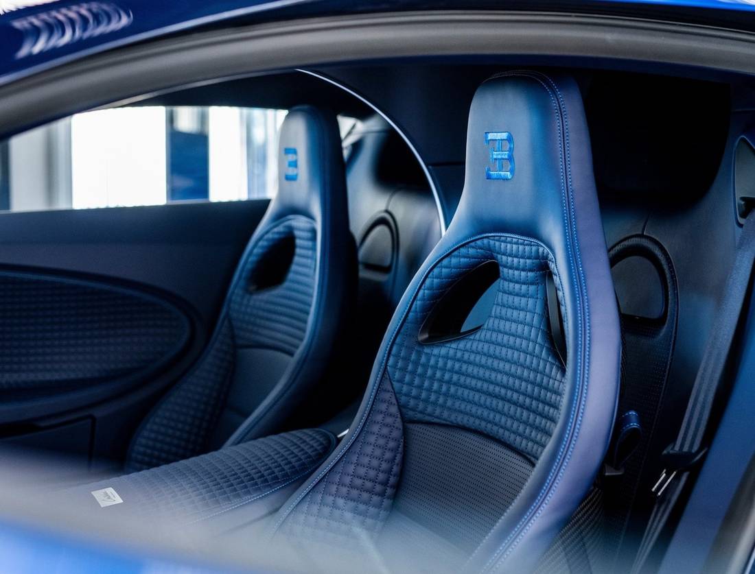 bugatti-centodieci-seats