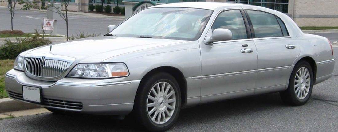 lincoln-town-car-l-04.jpg