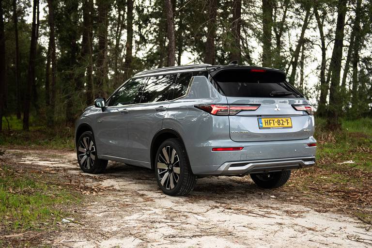 CR 58 Mitsubishi Outlander (3)