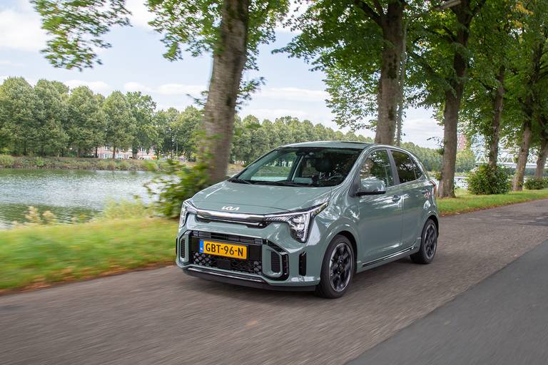 zoveel-duurder-werden-nieuwe-autos-in-10-jaar-tijd-2025-04