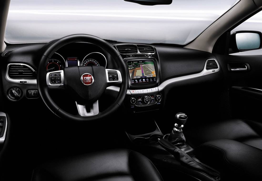 fiat-freemont-interior