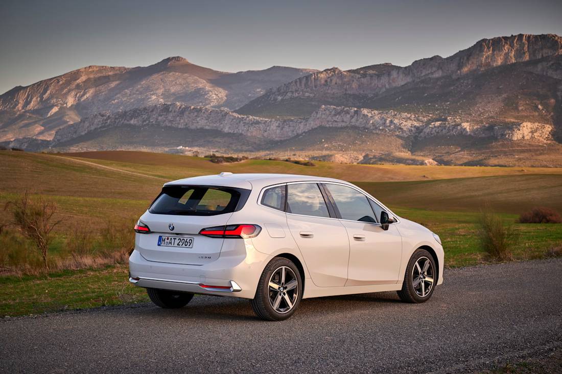 bmw_220i_active_tourer_luxury_line_36