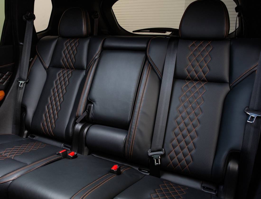 mitsubishi-outlander-seats