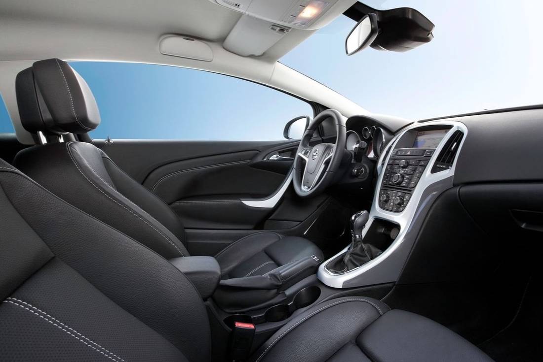 opel-astra-gtc-seats