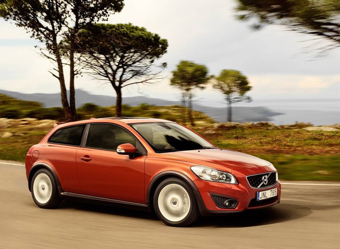 volvo-c30-side